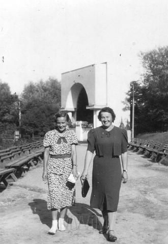 KKE 2651.jpg - Bronisława Naruszewicz i pani Ula, Druskienniki, 1939 r.